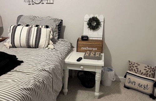 Rock Springs House | Cozy 1 bedroom + bathroom available fitness room, laundry, WiFi in Rock Springs