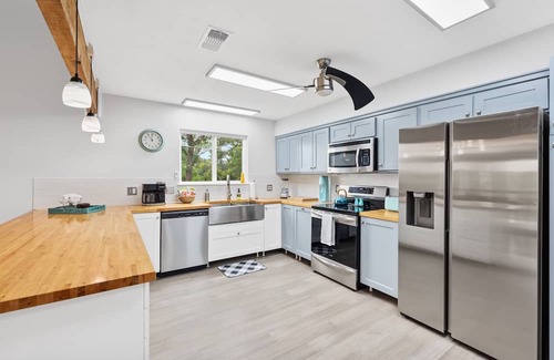 Westlake Highlands House | Canyon Oasis: Poolside Paradise Spectacular Views in Westlake Hills! 30+DayStay