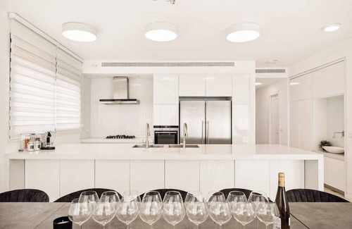 Nachlaot Apartment | Penthouse near Machne Yehuda with Jacuzzi