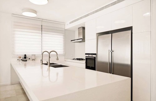 Nachlaot Apartment | Penthouse near Machne Yehuda with Jacuzzi