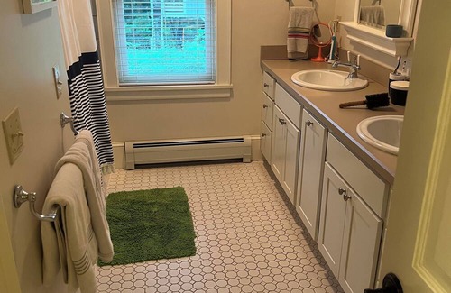 Hanover House | Delightful 5-bedroom house in downtown Hanover