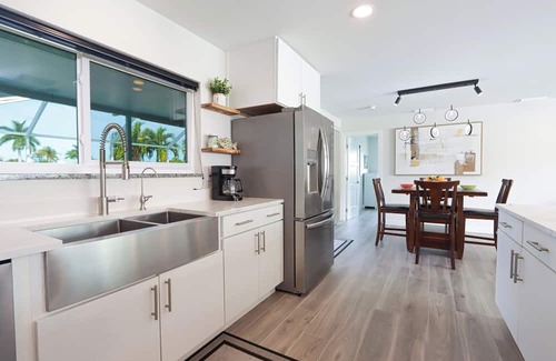 Yacht Club House | Gorgeous Canal-Front Home with Easy Access to the Gulf of Mexico - Sunshine and Seashells