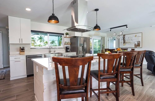 Yacht Club House | Gorgeous Canal-Front Home with Easy Access to the Gulf of Mexico - Sunshine and Seashells