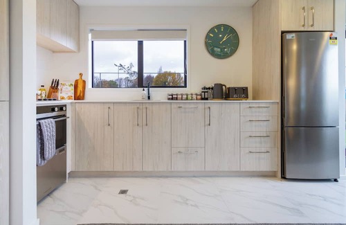 Christchurch House | Serene Living: 2-bed w/Carpark