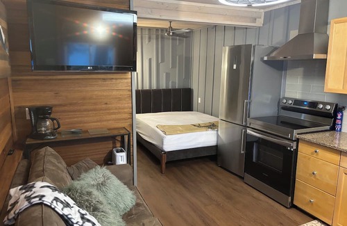 Loon Lake House | Cozy Lake front Lodge, great trout fishing. Pet-Friendly!