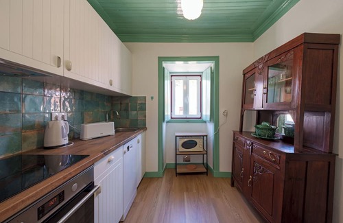 Alvados Cottage | Historic Portuguese Cottage in Natural Park Serras de Aire e Candeeiros.