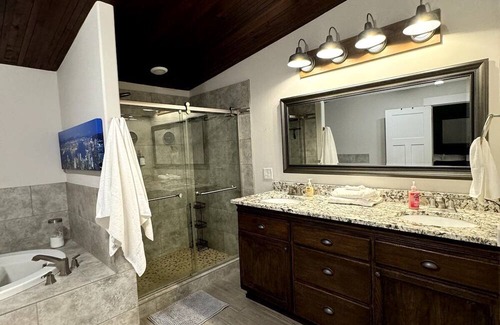 Lindon House | Private Hottub, Nearby Parks, Pet Friendly!