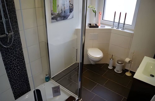 Hagenburg Apartment | Apartment 'Ferienwohnung Frangipani' with Balcony and Wi-Fi