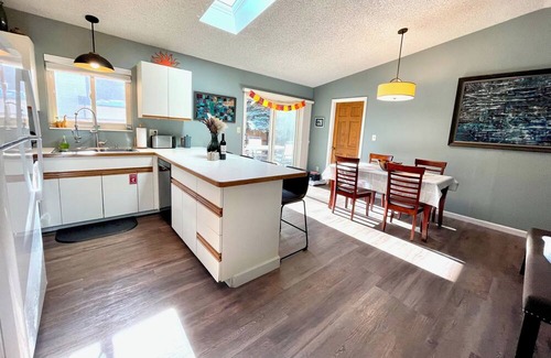 Buena Vista House | The Sundog House! Walk to town, hot tub and one dog OK! Close to hot springs!