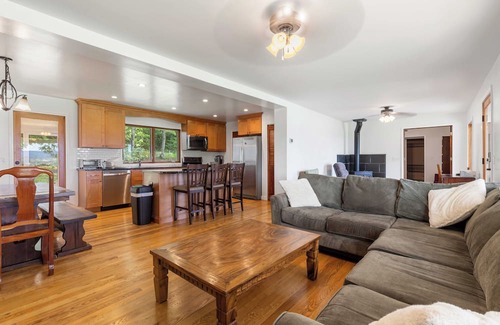 Blacksburg House | Buckshot Hokie Retreat