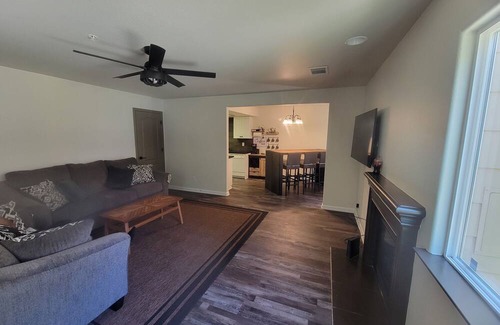 Bass Lake Condo | Cozy Condo 20 minutes to Yosemite National Park & seconds away from Bass Lake.