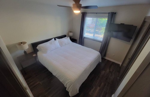 Bass Lake Condo | Cozy Condo 20 minutes to Yosemite National Park & seconds away from Bass Lake.