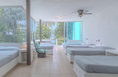 Tequesquitengo House | New Lakeside Retreat, Spacious Family Villa