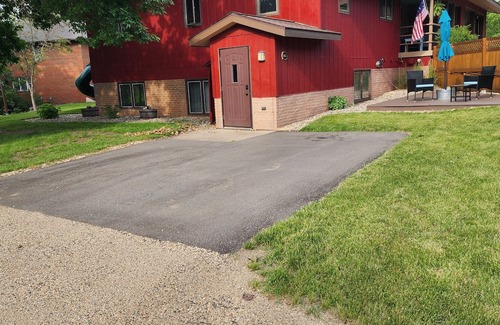 Glencoe Apartment | Glenmoor Manor-Quiet 2 Bedroom Stay 1 hour West of Minneapolis!