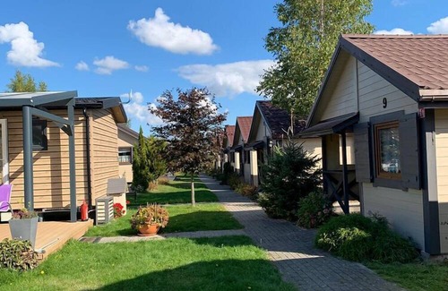 Dabki House | Comfortable holiday homes, Bobolin
