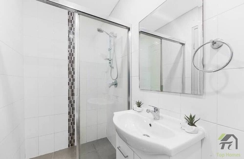 Lidcombe Apartment | Entire Home in Lidcombe