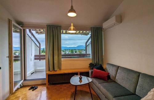 Ljubljana Apartment | Studio Apartment Monstera- "A peaceful getaway in the city center."