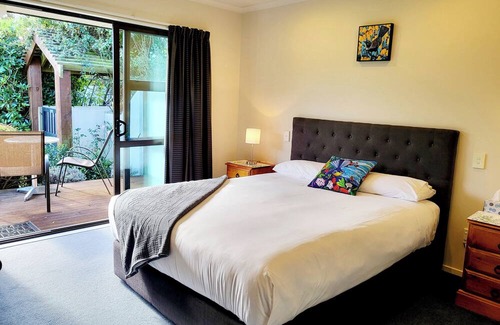 Kaikoura Cabin | Christmas 2024: 11 people, Hot Tubs, Spectacular Views, Plenty of Space to Play