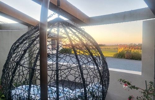 Kaikoura Cabin | Christmas 2024: 11 people, Hot Tubs, Spectacular Views, Plenty of Space to Play
