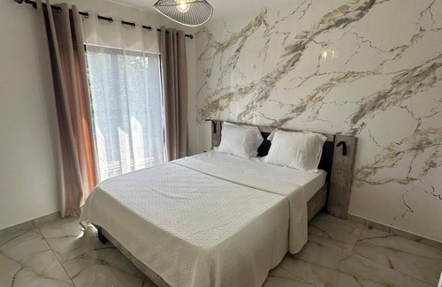 Ensues-la-Redonne Villa | 5 minutes by car from the calanques, 6-person villa with swimming pool and jacuzzi