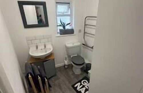 Grangetown Apartment | Cardiff flat no1 outskirts of city centre sleeps six