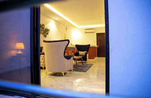 Al Kura Ski Chalet | Chalet with private pool