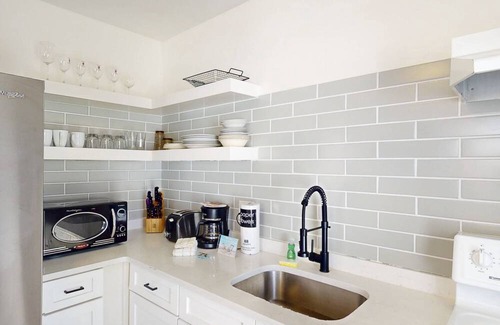 Madeira Beach Cottage | Space to Relax. Heated Pool, Courtyard, Across from Beaches and Close to Johns Pass Village.
