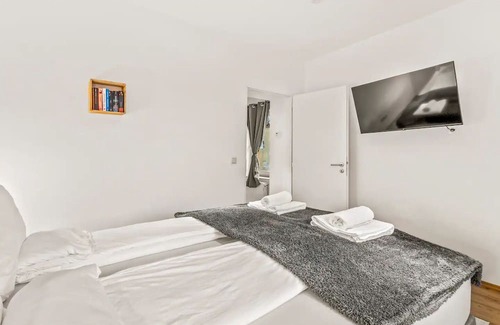 Oberlaa Apartment | Modern 35m² Apartment | Near Airport & City Center