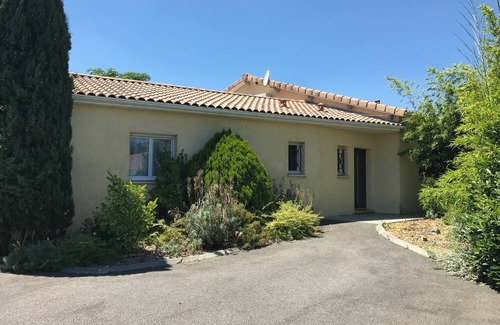 Saint-Elix-le-Chateau House | An eco-friendly family home with private pool