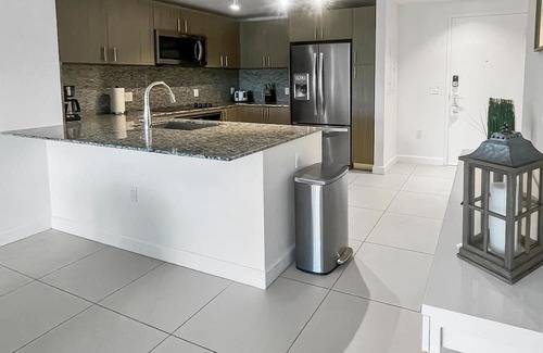 Doral Condo | Chic Doral Condo: 3BR, 3 Baths