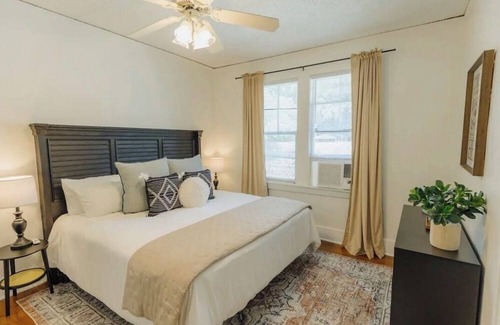 The Movie Colony Condo | Cozy 1-bedroom condo in charming Palm Springs with AC, WiFi