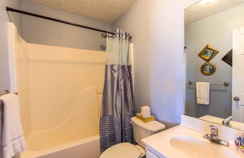 Leesburg House | House #12 Sweet Home Alabama ( pet friendly) Pool View