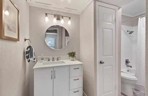 Westchase Apartment | Westpark Area Getaway