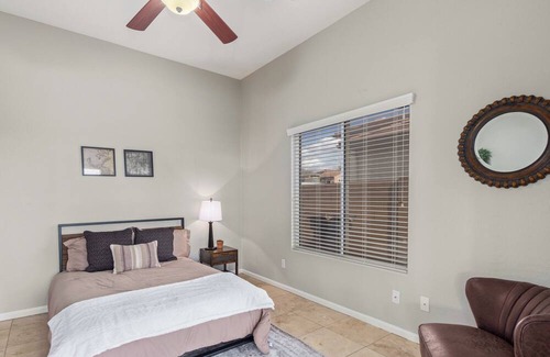 Gilbert House | Spacious 7 Bedroom Gilbert Home