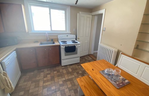 ByWard Market House | 2 Bed, 1 Bath Apartment for Rent in Historic Byward Market, Downtown Ottawa