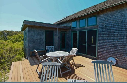 Cape Cod Apartment | WATERFRONT 1 bedroom CASITA! WALK TO BEACH ACCESS!