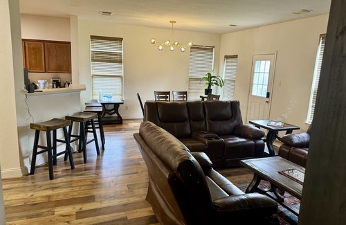 Sugar Land House | Delightful 4-Bedroom Residence Sugarland Convenient Access to All Amenities