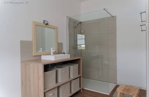 Domezain-Berraute Apartment | Grand Appartement de Standing, au 1er Étage D'une Maison Basque Avec Piscine