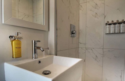 Foggy Bottom House | Urban Escape | Hotel w/ Terrace, Minutes to The National Mall