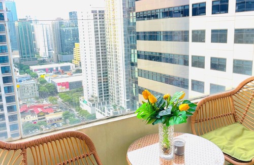 Makati Apartment | CITY HAVEN: BGC near Resto & Mall