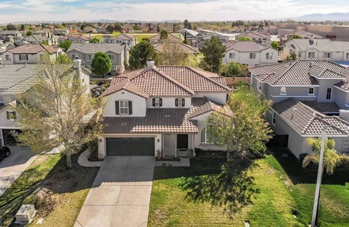 Palmdale House | Fenced Backyard For Dogs｜Spacious 4B｜Perfect For Family Vacation #41381
