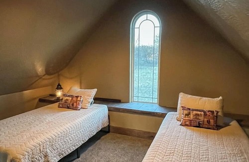 Crestline Cabin | Double T Cabin - A big country feel in a small country cabin.