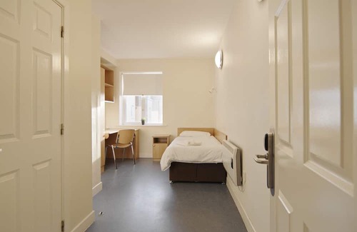 Waterford Bed & Breakfast | W.City Campus 101a (female)