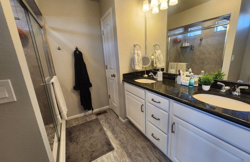 Colorado Springs House | 4Bed/3.5Bath with Hot Tub/Spa, Firepit, Patio, and BBQ