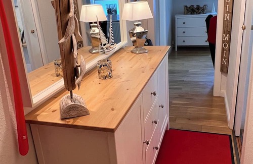 Bramow Apartment | Gemütliches Apartment Nahe der Ostsee und Dennoch Citynah