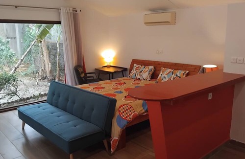 Cocody Apartment | Studio & kitchen with garden & pool services included