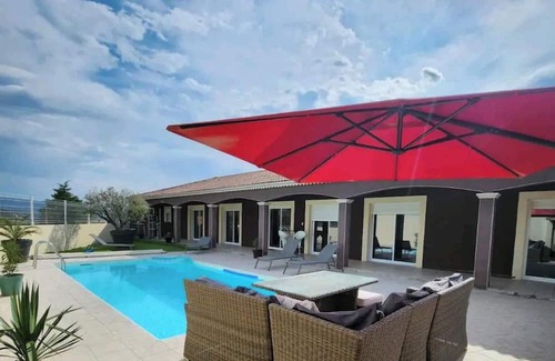 Beaufort-sur-Gervanne Villa | Homerez - Villa in Beaufort-sur-Gervanne
