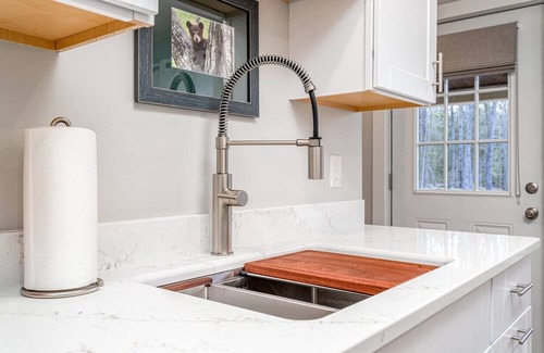 Silver Lake House | Pet-Friendly: Newly Built 2-BR Home with hot tub & patio