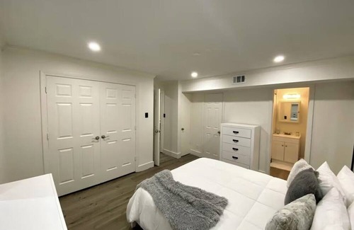 Hyde Park Apartment | A New Aura Of Living- Montrose/River Oaks