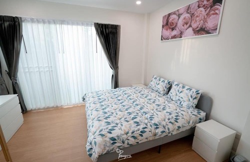 Kanchanaburi House | Modern home in Kanchanaburi set in beautiful riverside spa resort